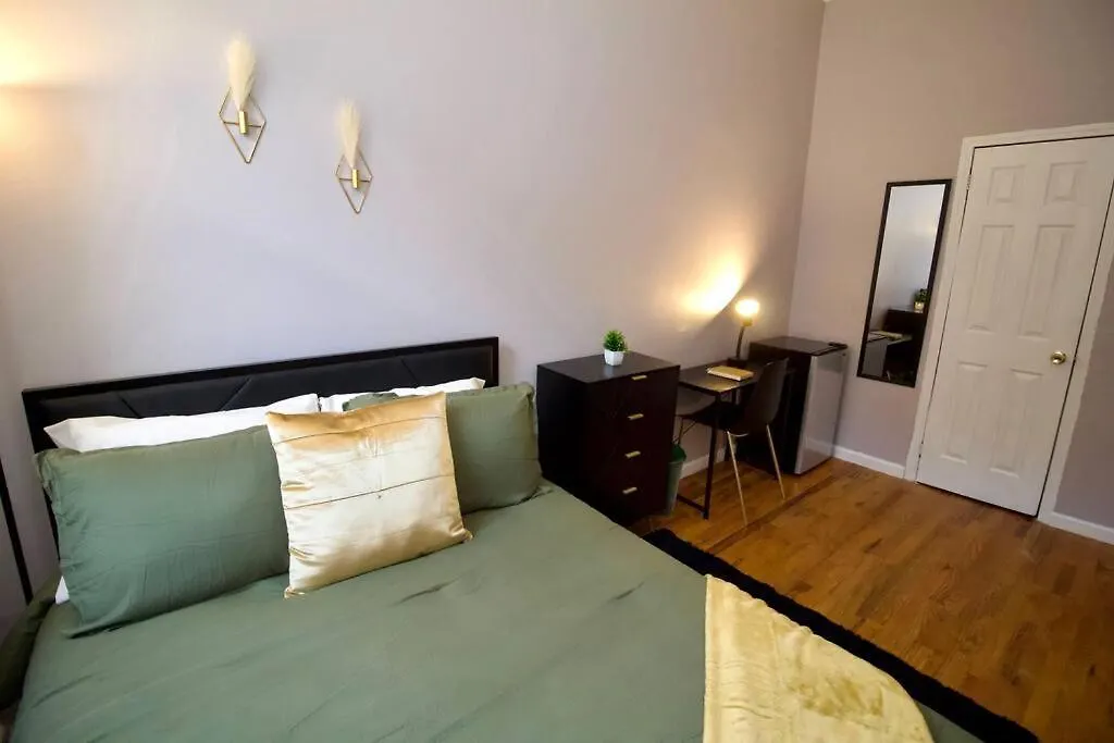 Tuk Ahoy - Emerald Suite 2C With Shared Spaces New York 0*,